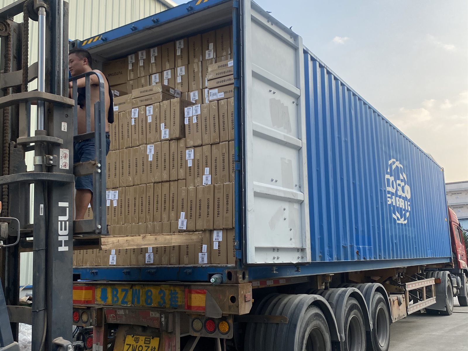 HOMVND furniture cartons prepared for container loading and export