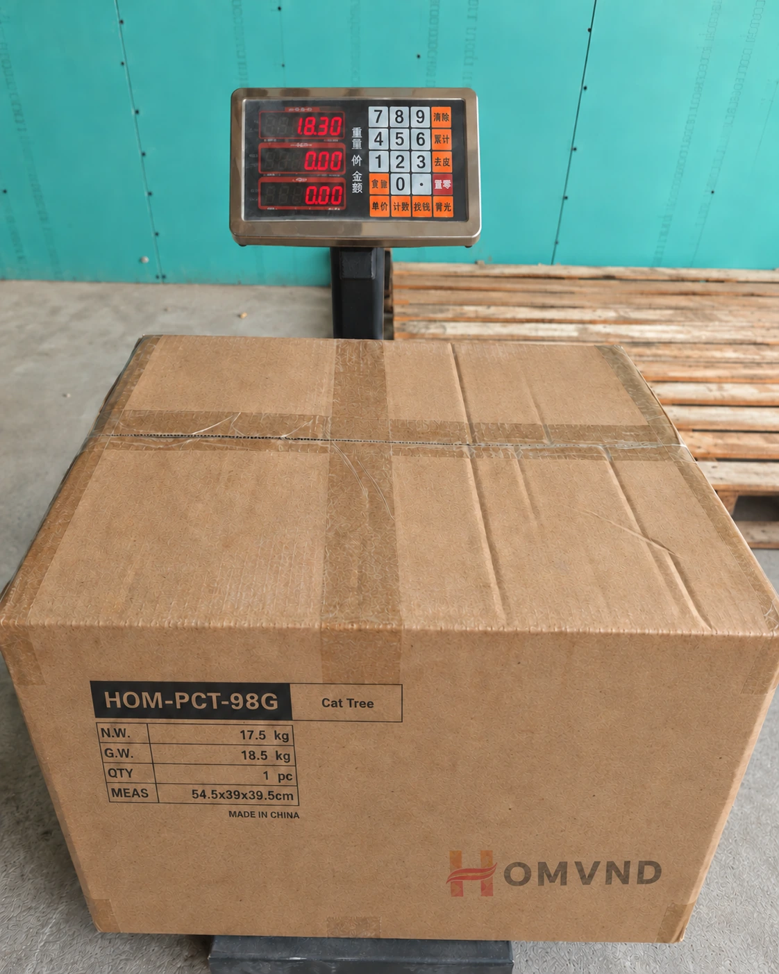 HOM-PCT-98G cat tree carton on a scale with packaging specifications